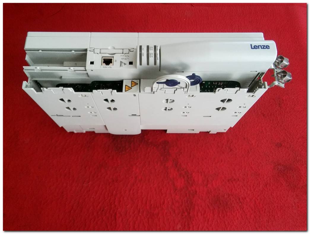 LENZE E94ASHE0044 SİNGLE DRİVE HİGH LİNE E94ASHE0044B22NNNN 1,5KW SERVO SÜRÜCÜ
