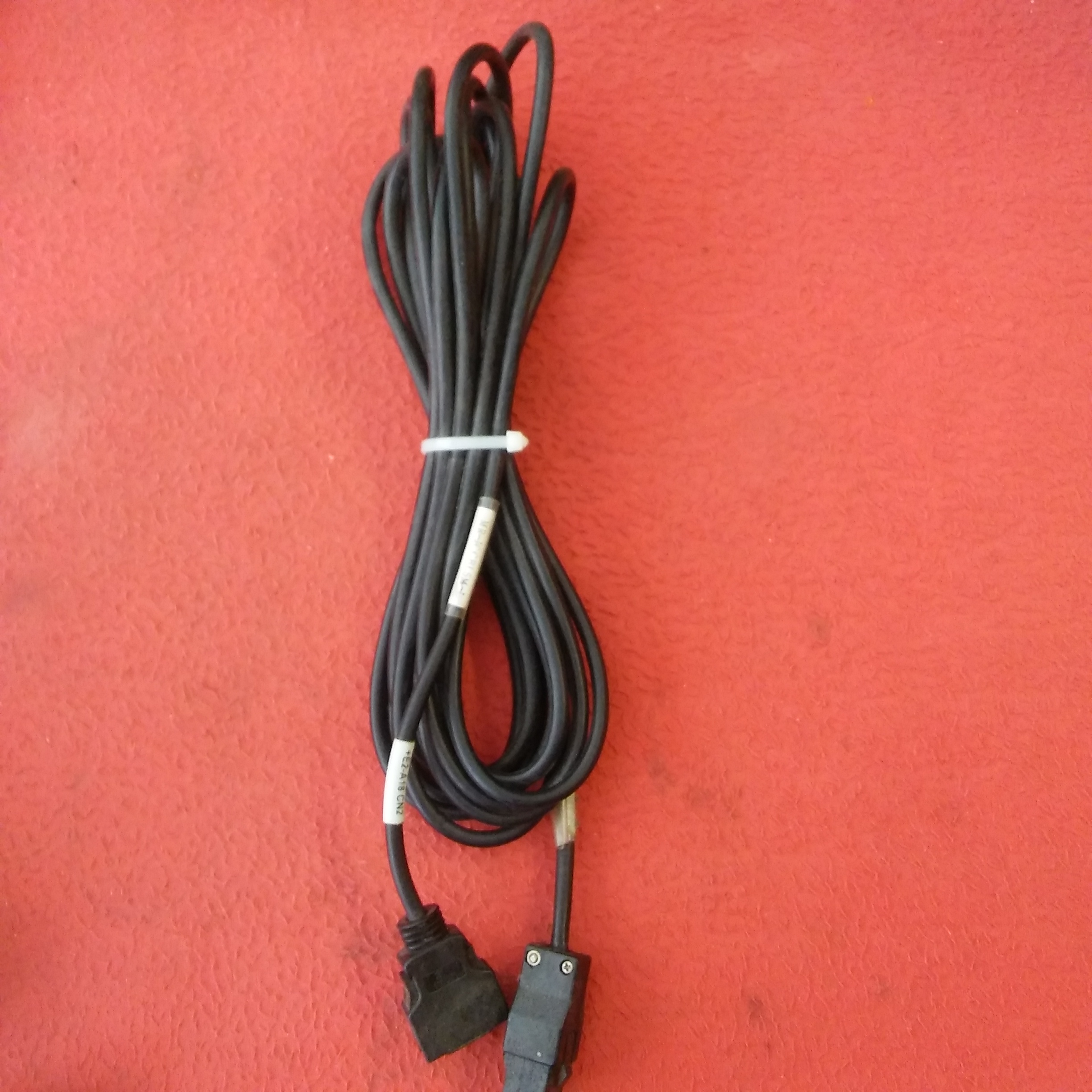 MITSUBISHI VE DELTA SERVO KONNEKTÖRÜ MR-JCCBL5M-L  5Mtr MR-J2S SERİLERİ İÇİN ENCODER KANLOSU 20 PİMLİ VE 9 PİMLİ