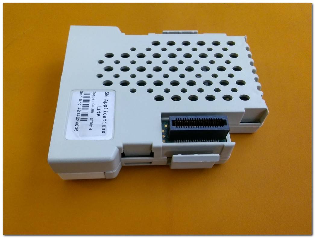 CONTROL TECHNIQUES SM-APPLİCATİONS LİTE STDU43 MODULE UT70 ISS 07 00 ISS.07.00 SIDE 1 MODÜL