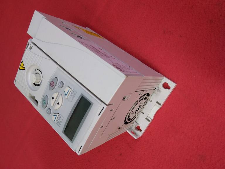 ABB ACS150-01E-09A8-2 2,2KW 3HP SÜRÜCÜ 2.2 KW INVERTER