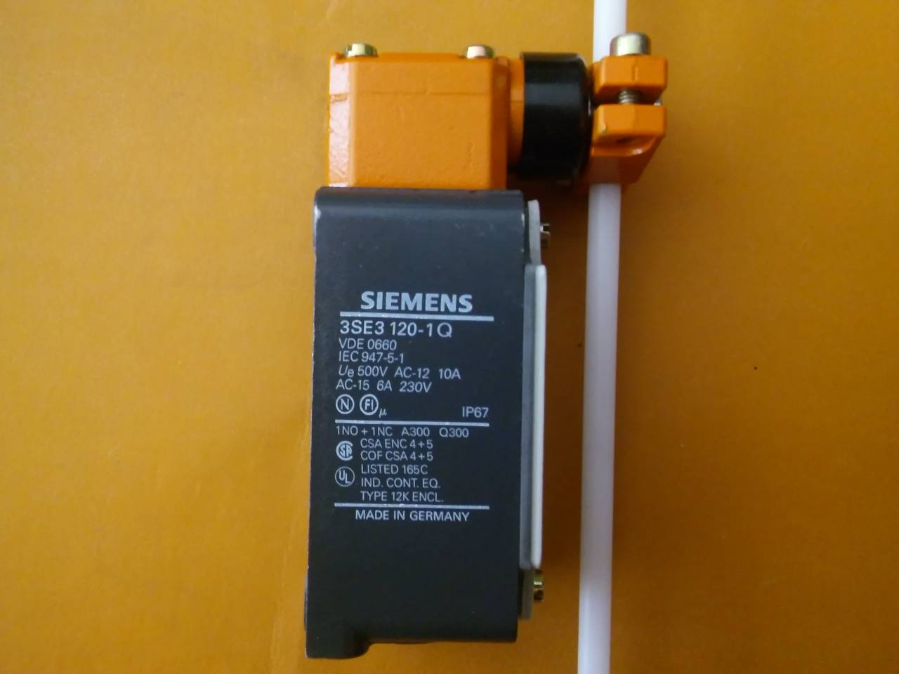 SIEMENS 3SE3 3SE3 120-1Q VDE 0660 IEC 947-5-1 SIFIR KUTULU LİMİT SWİTCH