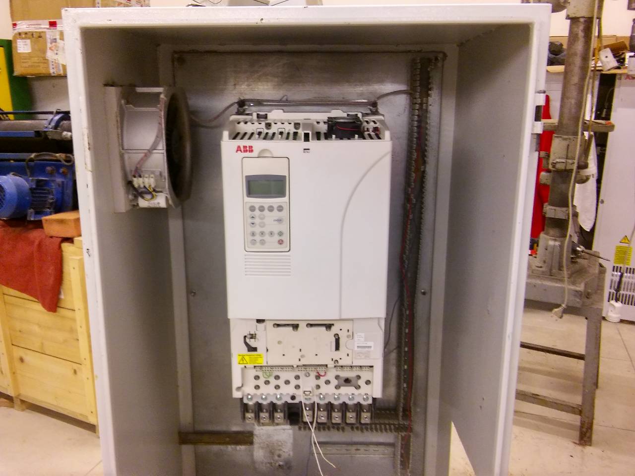 ABB ACS800-04-0135-3 J400 ACS 0135-3 SW ASXR7360 110 KW 225A AĞIR ŞART 8040135300060000