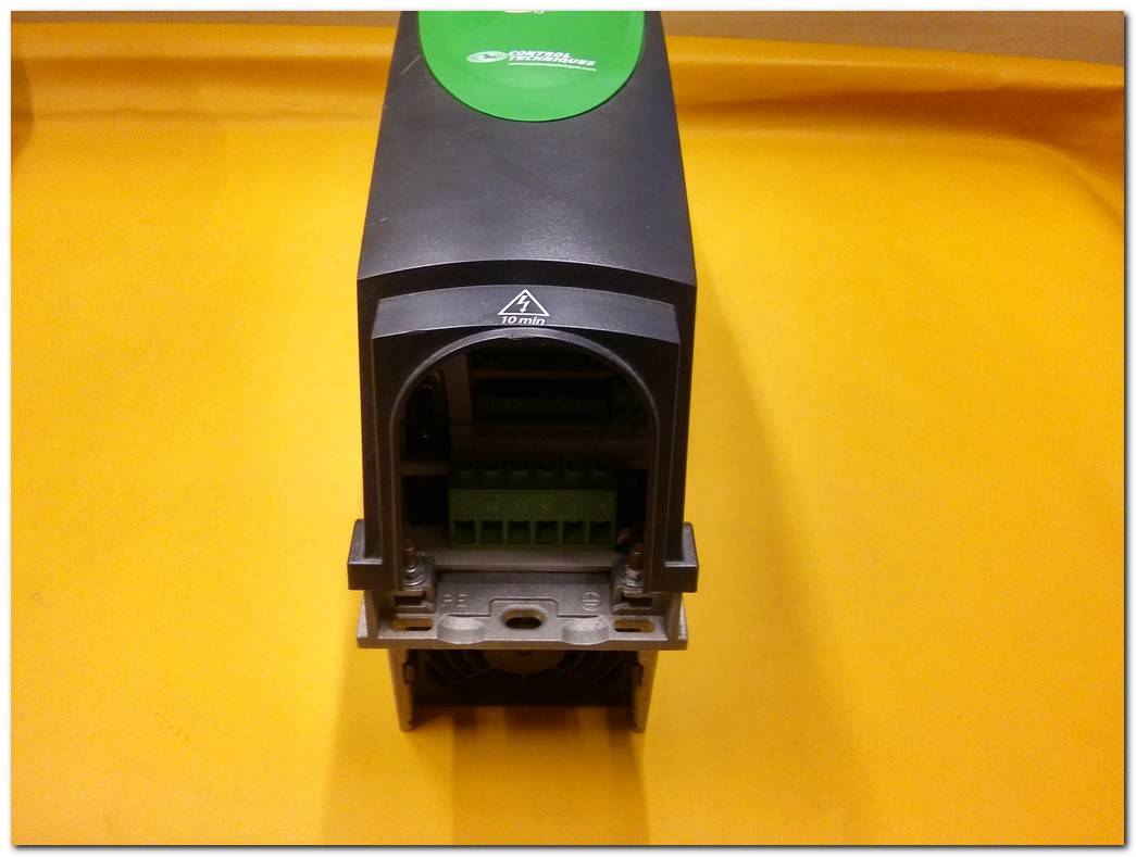 EMERSON SP1405 SP 1405 UNIDRIVE 3KW-4KW SÜRÜCÜ 3 KW - 4 KW INVERTER CONTROL TECHNIQUES