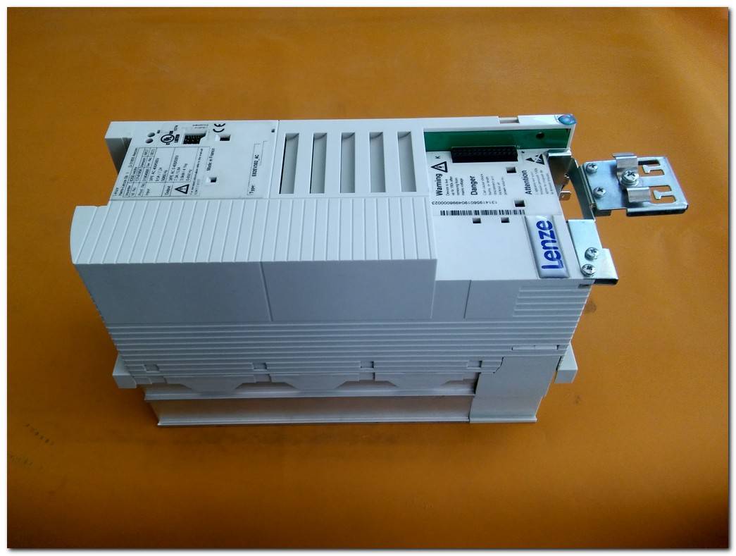 LENZE E82EV302-4C E82EV302K4C 13436485 8200 3KW VECTOR SÜRÜCÜ 3 KW INVERTER