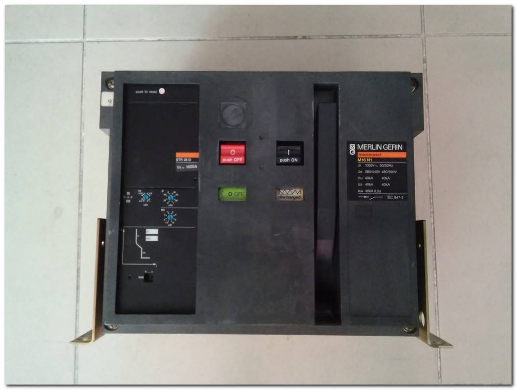 MERLİN GERİN M16 N1 M16 H1 M12 N1 1600A VE 1250A  MOTORLU MASTERPACT STR 28 D STR 38 S M16N1 M16H1 CİRCUİT BREAKER