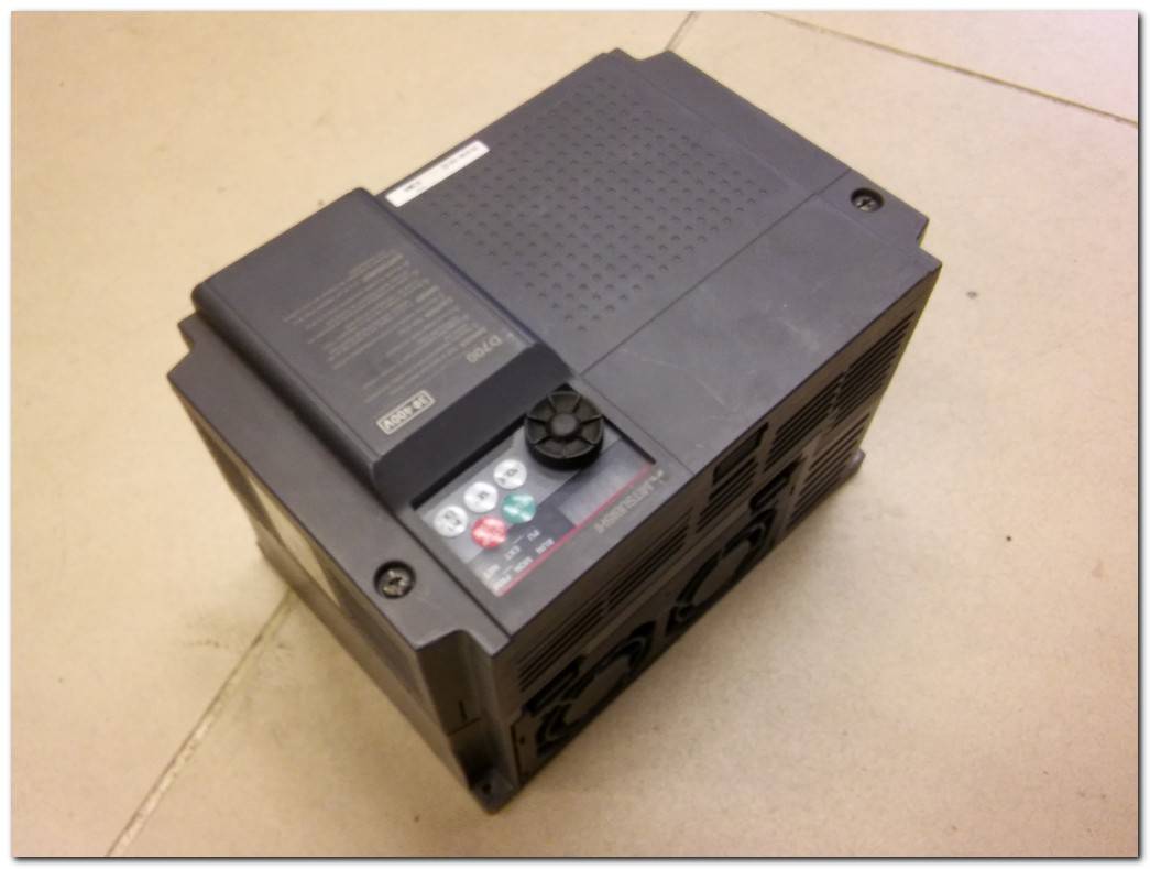MITSUBISHI FR-D740-120-EC D700 5,5KW SÜRÜCÜ INVERTER DRIVER