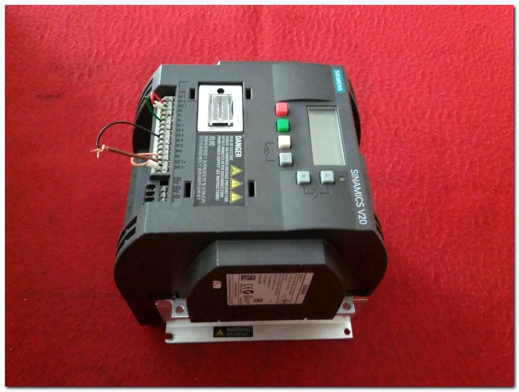 SIEMENS 6SL3210-5BB21-5UV0 SINAMICS V20 1,5KW SÜRÜCÜ