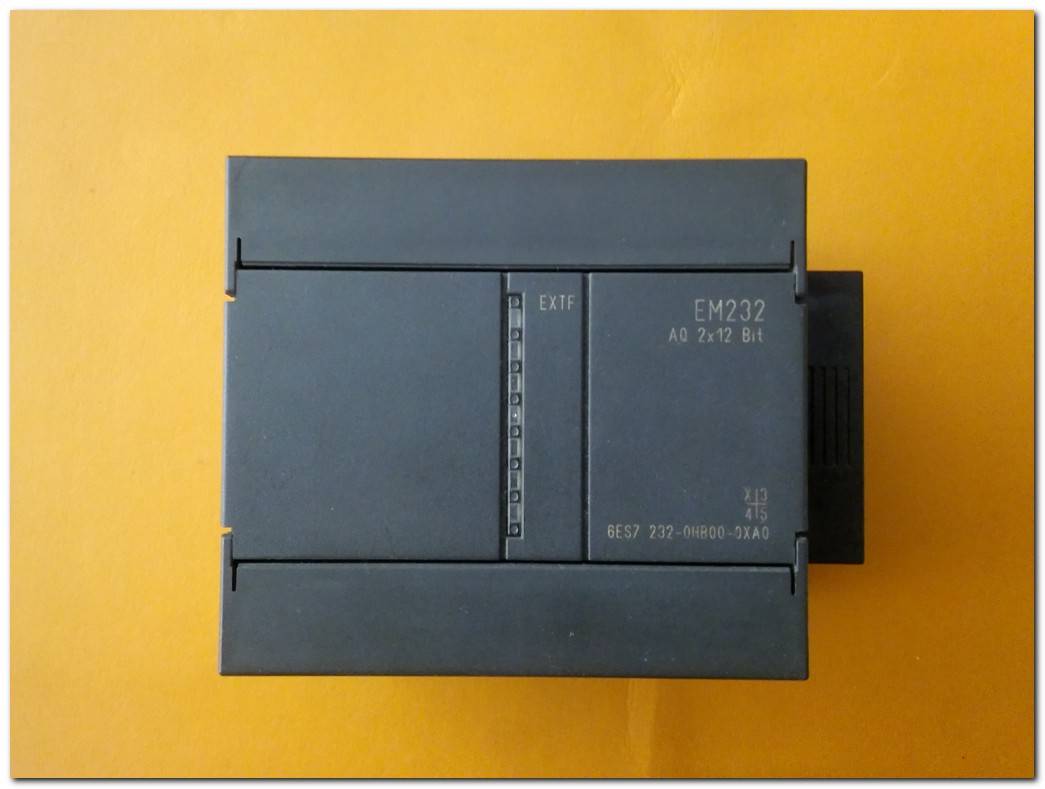 SIEMENS 6ES7 232-0HB00-0XA0 6ES7 232-0HB00-0XA0 EM232 ANALOG OUTPUT MODULE PLC