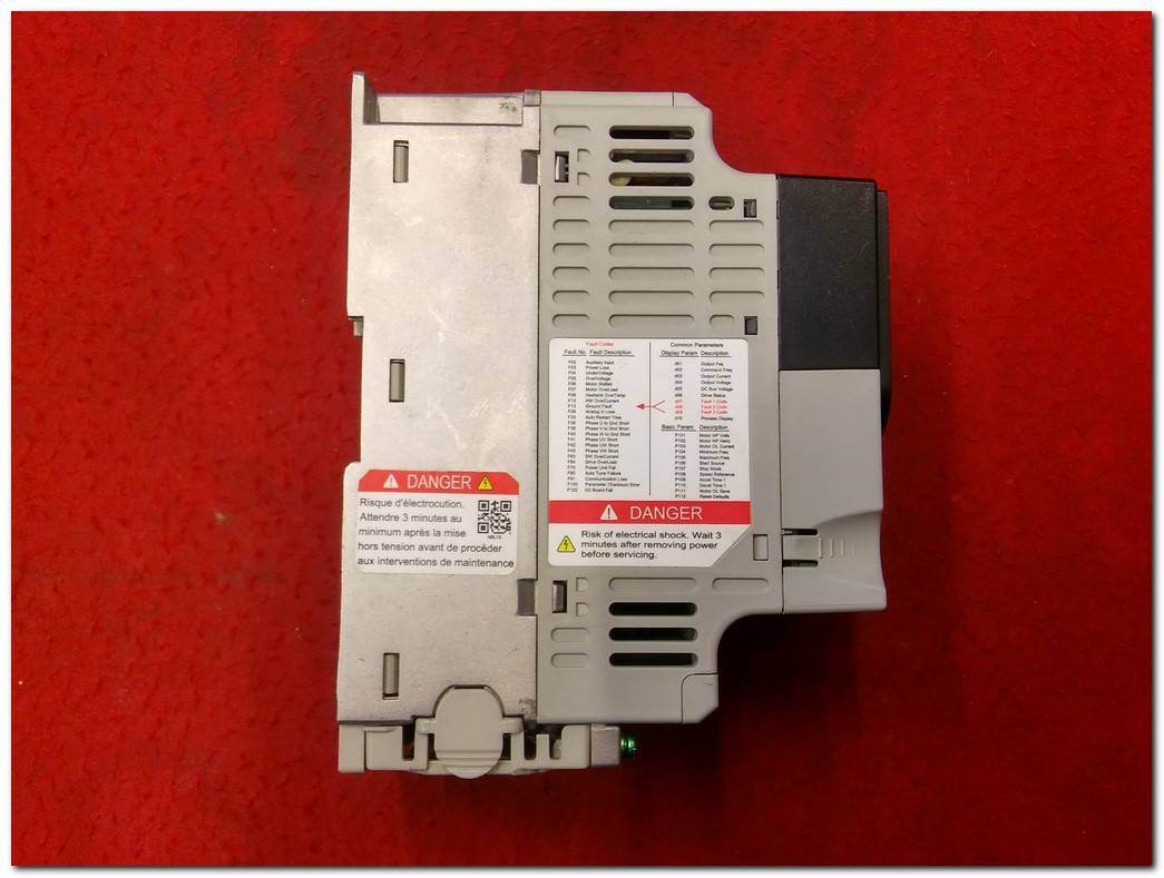 ALLEN-BRADLEY 22F-A2P5N113 SERIES  A POWERFLEX 4M 0,40KW SÜRÜCÜ