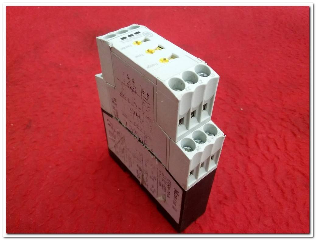 MOELLER ETR4-70-A AC DC ZAMAN RÖLESİ