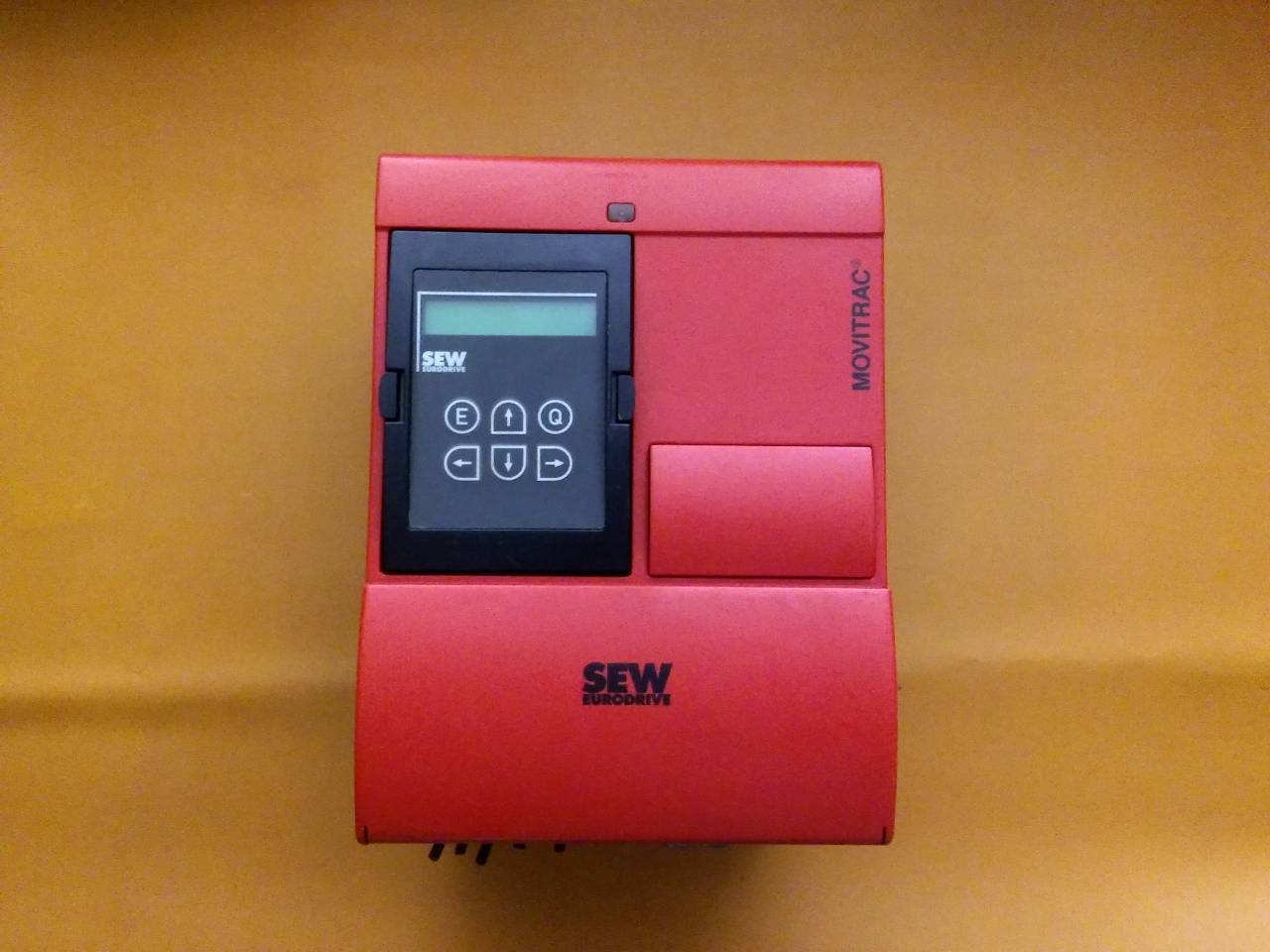 SEW MOVITRAC 31C015-503-4-00 2,8KVA SÜRÜCÜ