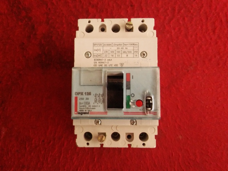 LEGRAND DPX 125 100A IEC60947-2 3 KUTUPLU 100A TMŞ DEVRE KESİCİ ŞALTER