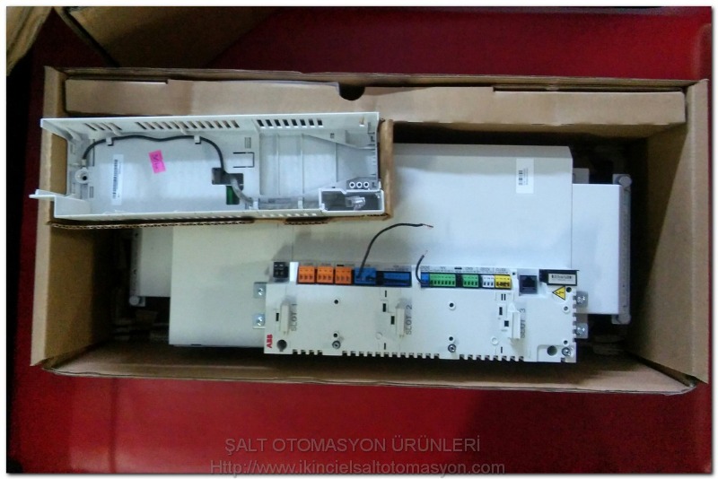 ABB ACS850-04-061A-5-J400 30KW SIFIR KUTULU SÜRÜCÜ INVERTER ACS850 DRIVER