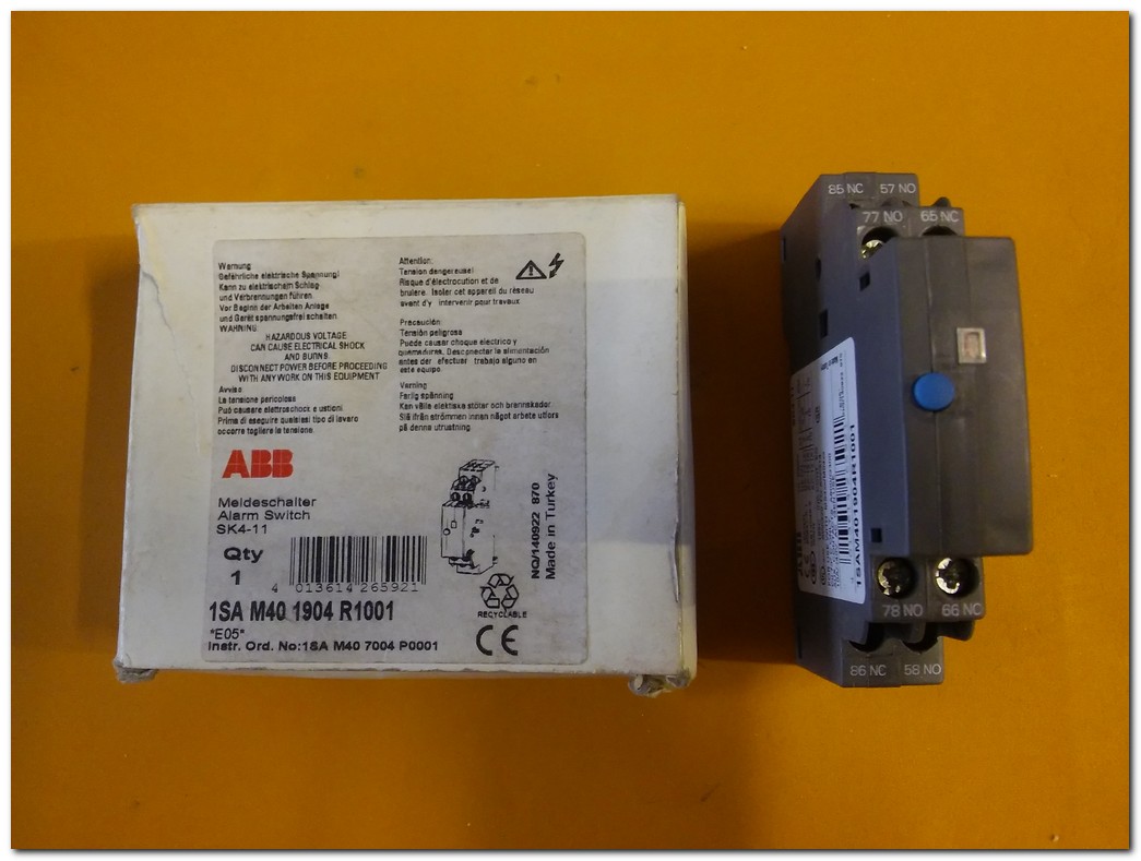 ABB SK4-11 ALARM SWİTCH 1SAM401904R1001 SIFIR KUTULU ALARM ANAHTARI