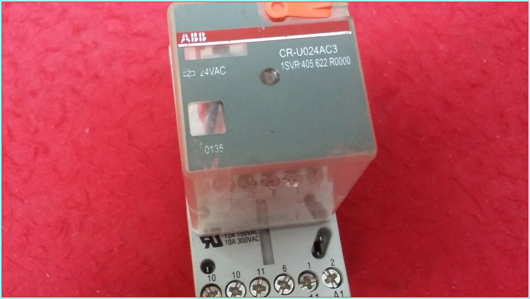 ABB CR-U024AC3 24VAC 3 KONTAKLI RÖLE