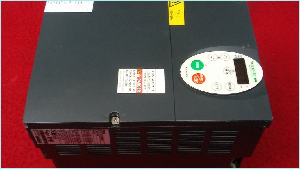 SCHNEİDER ATV212HU75N4 7,5KW HVAC SÜRÜCÜ