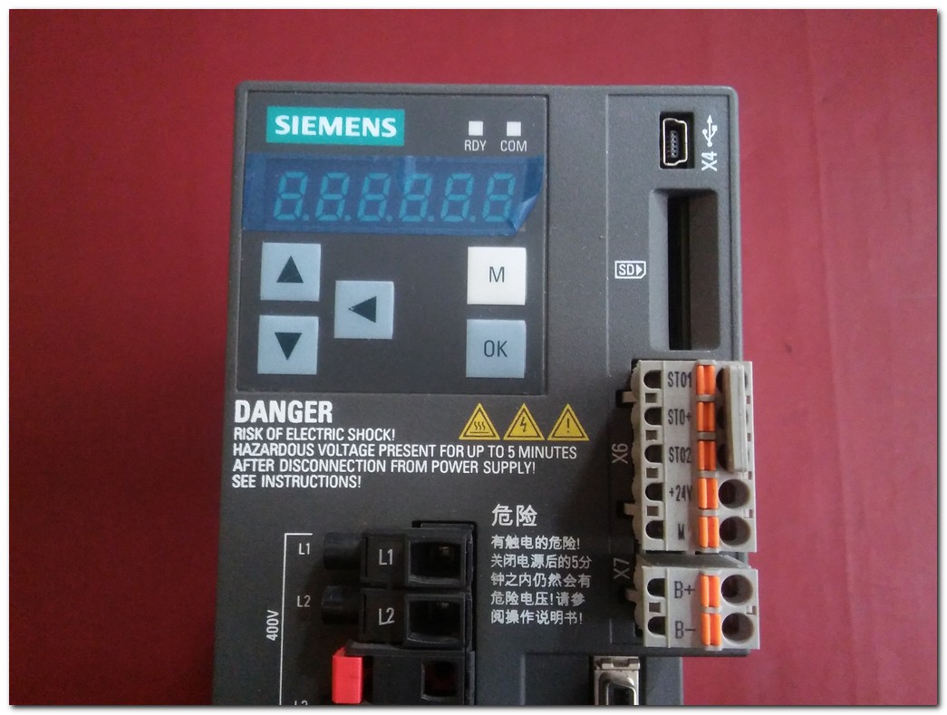 SIEMENS 6SL3210-5FE10-8UA0 0,75KW SERVO SÜRÜCÜ VE SIEMENS 1FL6044-1AF61-0AA1 0,75KW SERVO MOTOR TAKIM