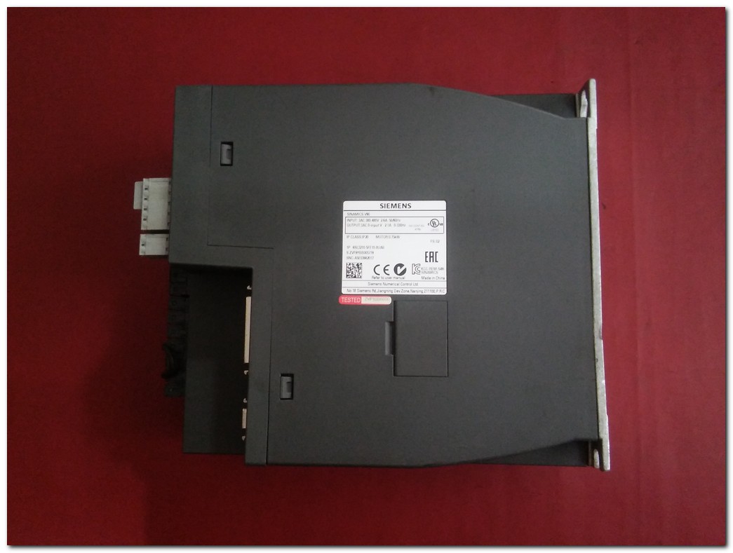 SIEMENS 6SL3210-5FE10-8UA0 0,75KW SERVO SÜRÜCÜ VE SIEMENS 1FL6044-1AF61-0AA1 0,75KW SERVO MOTOR TAKIM