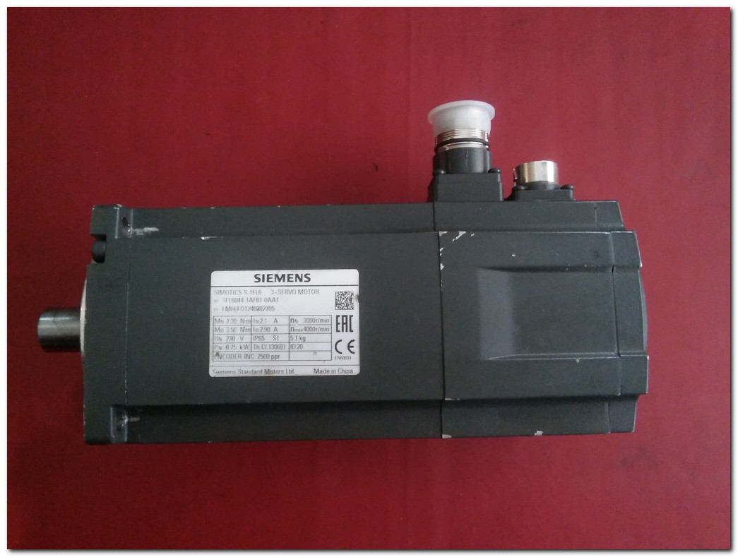 SIEMENS 6SL3210-5FE10-8UA0 0,75KW SERVO SÜRÜCÜ VE SIEMENS 1FL6044-1AF61-0AA1 0,75KW SERVO MOTOR TAKIM