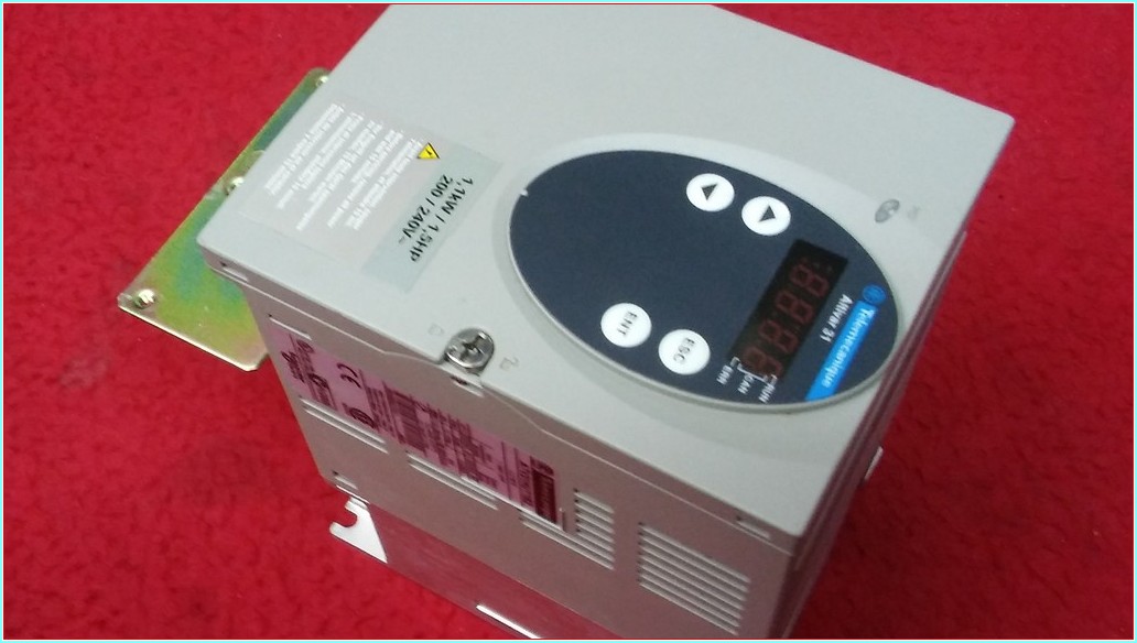 TELEMECANİQUE ATV31HU11M2 ATV31 KONTROL KARTI