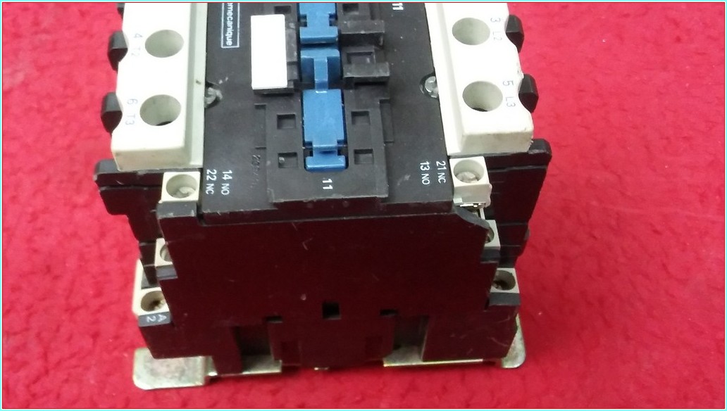 TELEMECANİQUE LC1D40M5 LC1D40 LC1 D40 11 18,5KW 60A KONTAKTÖR