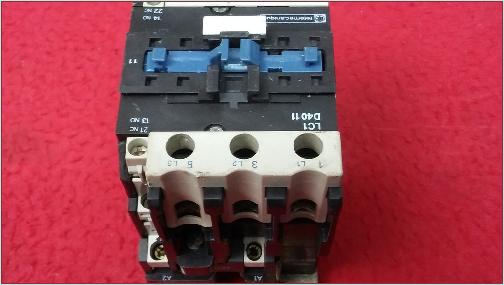 TELEMECANİQUE LC1D40M5 LC1D40 LC1 D40 11 18,5KW 60A KONTAKTÖR