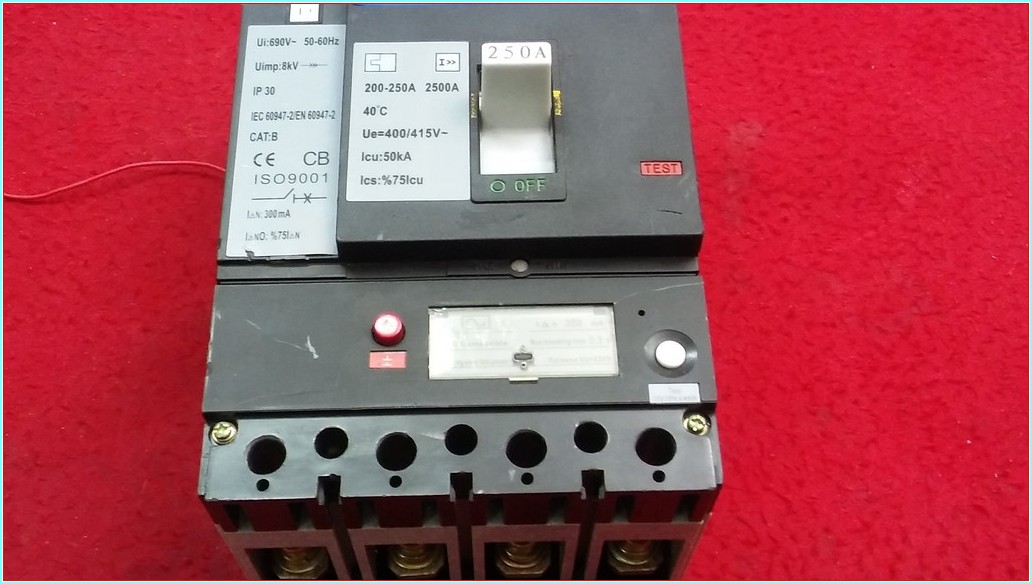 SAYPORT SH1S-250L 250A 4 KUTUPLU AÇTIRMA BOBİNLİ TMŞ