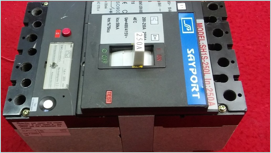 SAYPORT SH1S-250L 250A 4 KUTUPLU AÇTIRMA BOBİNLİ TMŞ