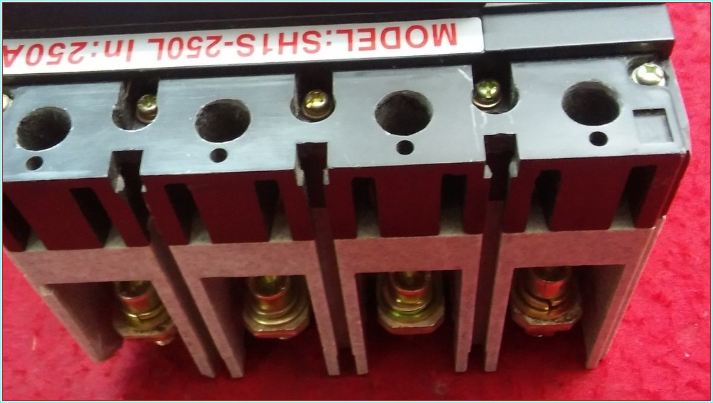 SAYPORT SH1S-250L 250A 4 KUTUPLU AÇTIRMA BOBİNLİ TMŞ