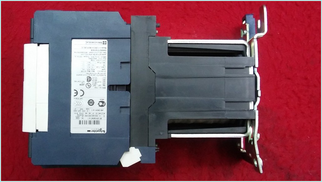 SCHNEİDER LC1D80 LC1D80M5 LC1D80BD LC1D80M7 220VAC VE 24VDC TESYS KONTAKTÖR