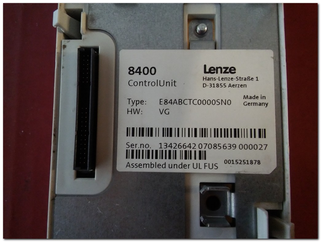 LENZE E84ABBNE2224SN0 VE LENZE E84AVTCE2224SX0 E84ABCTC0000SN0 8400 CONTROL UNIT -  2,2KW SÜRÜCÜ VE MODÜL TAKIM