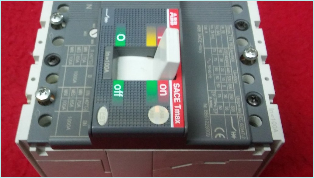 ABB TMAX T1N 160 100A 4 KUTUPLU TMŞ