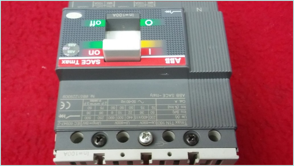 ABB TMAX T1N 160 100A 4 KUTUPLU TMŞ