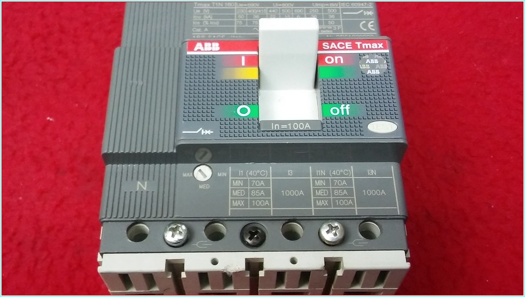 ABB TMAX T1N 160 100A 4 KUTUPLU TMŞ
