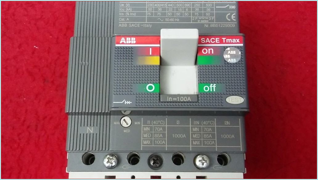 ABB TMAX T1N 160 100A 4 KUTUPLU TMŞ