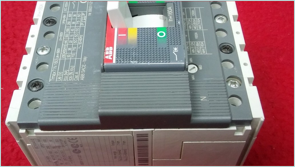ABB TMAX T1N 160 160A 4 KUTUPLU TMŞ