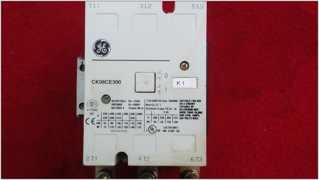 GE CK08CE300 90KW 175A 220VDC KONTAKTÖR