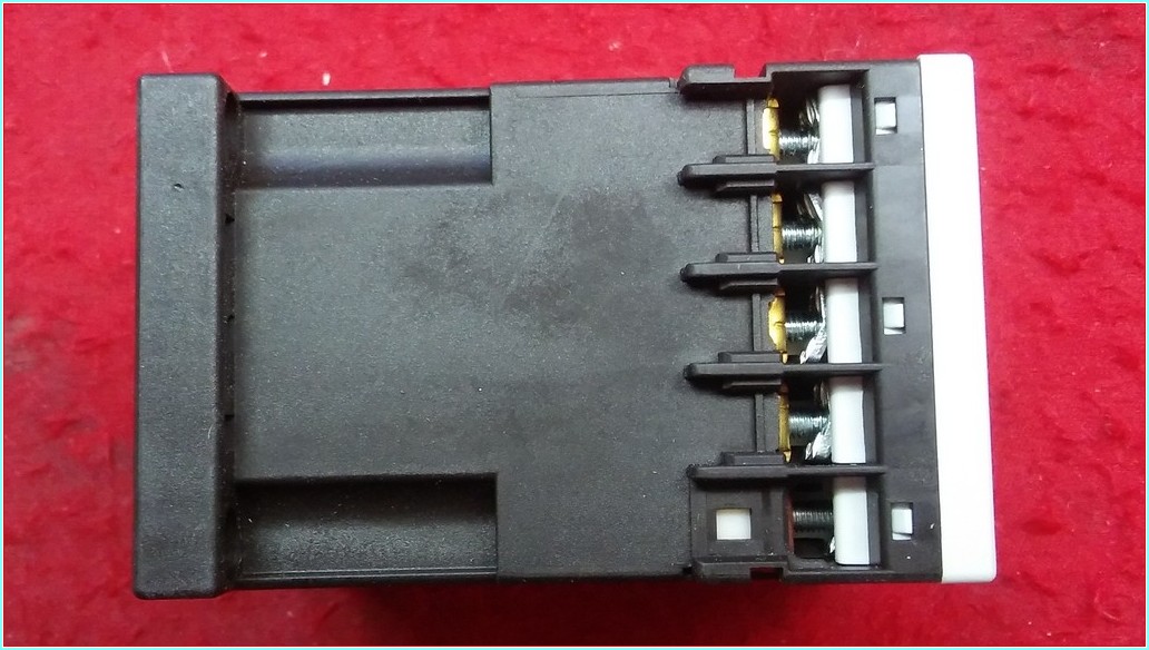 SIEMENS 3RT1017-1BB41 5,5KW 24V SIFIR KUTULU KONTAKTÖR
