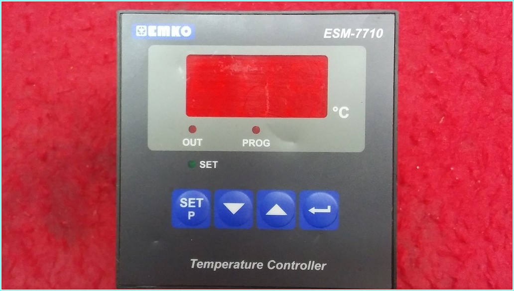 EMKO ESM-7710 TEMPERATURE CONTROLLER