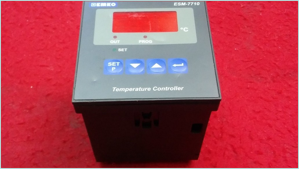 EMKO ESM-7710 TEMPERATURE CONTROLLER