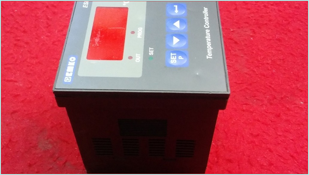EMKO ESM-7710 TEMPERATURE CONTROLLER