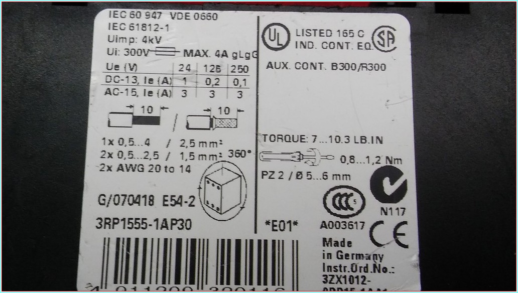 SIEMENS 3RP1555-1AP30 SIRIUS 0,05-100 SAAT  ZAMAN RÖLESİ