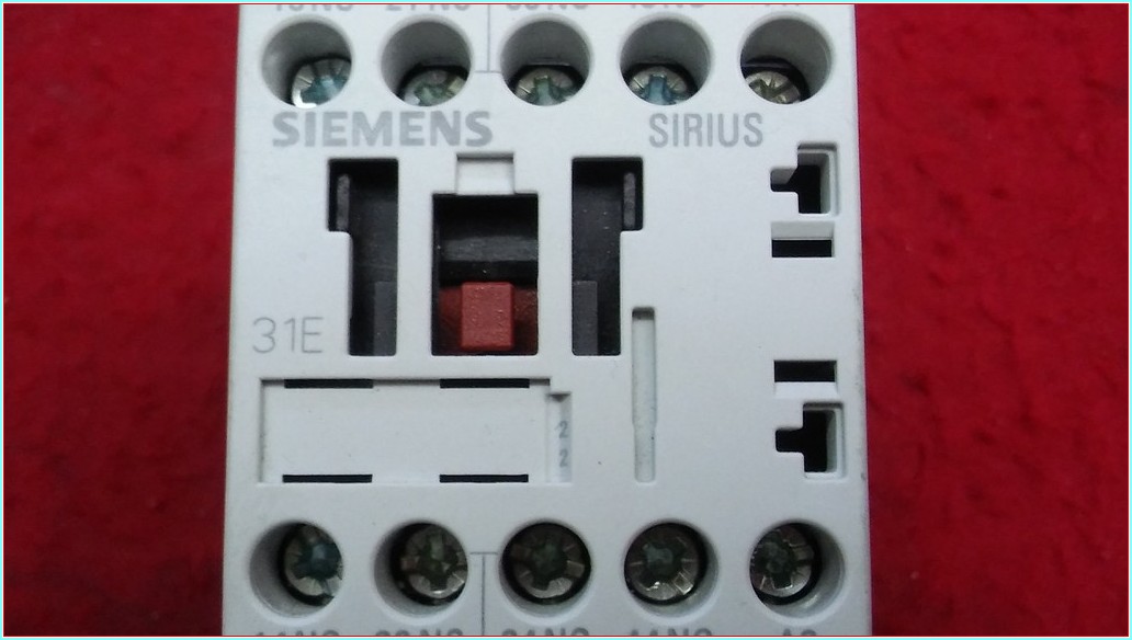 SIEMENS 3RH1131-1AF00 110V YARDIMCI KONTAK (RÖLE KONTAKTÖR)
