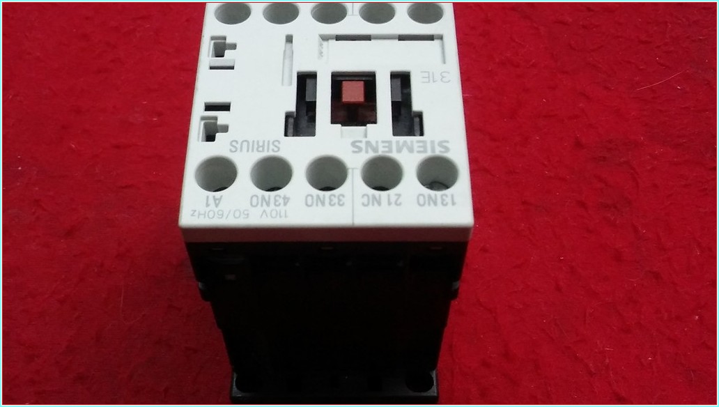 SIEMENS 3RH1131-1AF00 110V YARDIMCI KONTAK (RÖLE KONTAKTÖR)