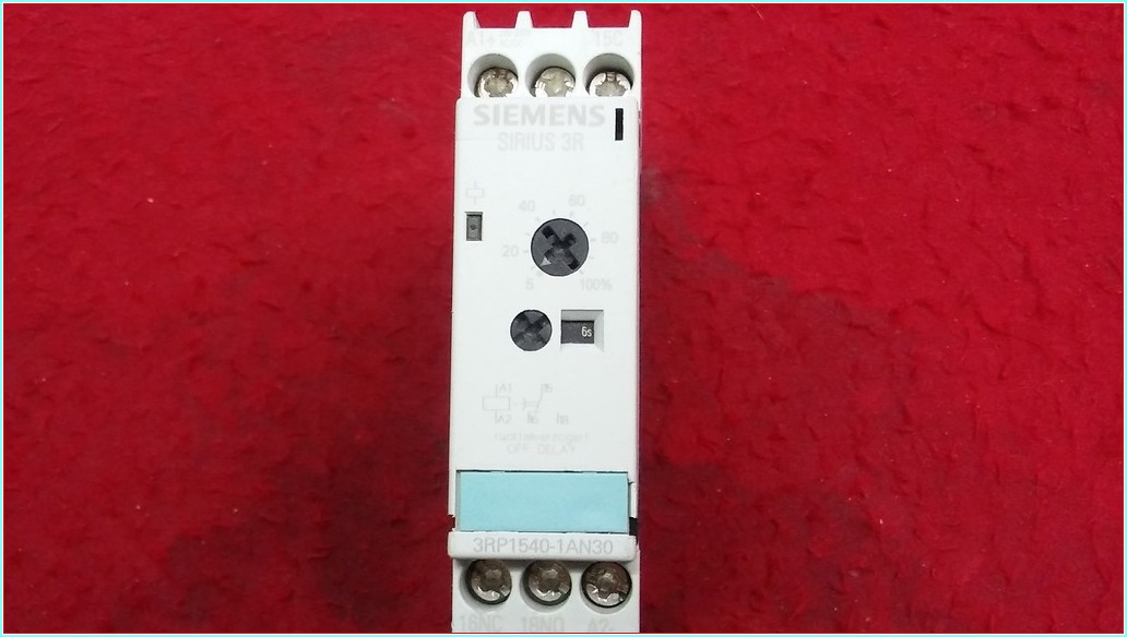 SIEMENS 3RP1540-1AN30 0,05-100 SAAT SIRIUS 3R ZAMAN RÖLESİ