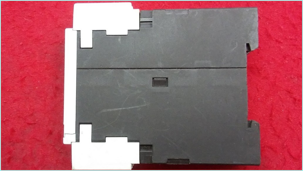 SIEMENS 3RP1540-1AN30 0,05-100 SAAT SIRIUS 3R ZAMAN RÖLESİ