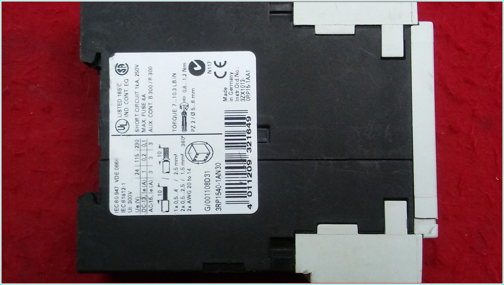 SIEMENS 3RP1540-1AN30 0,05-100 SAAT SIRIUS 3R ZAMAN RÖLESİ