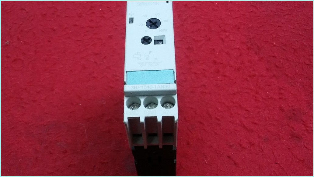 SIEMENS 3RP1540-1AN30 0,05-100 SAAT SIRIUS 3R ZAMAN RÖLESİ