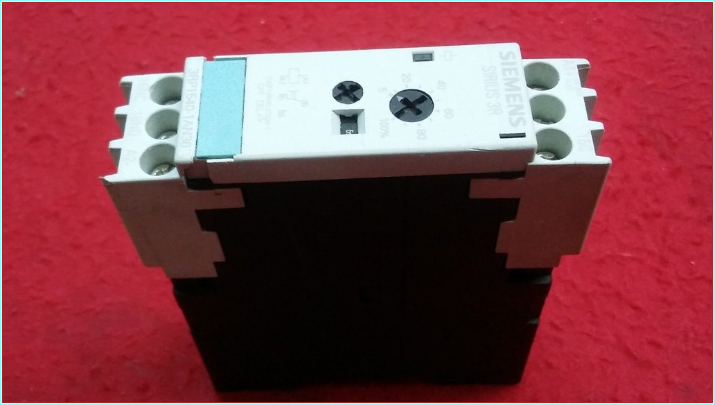 SIEMENS 3RP1540-1AN30 0,05-100 SAAT SIRIUS 3R ZAMAN RÖLESİ
