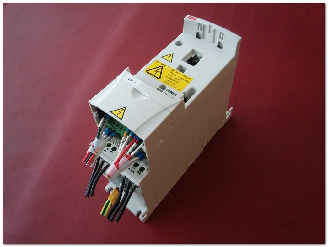 ABB ACS310-03E-02A1-4 0,55 KW SÜRÜCÜ ACS310 0,55KW INVERTER DRIVER